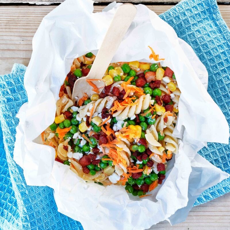 Forlag til pastasalat med forskelligt fyld