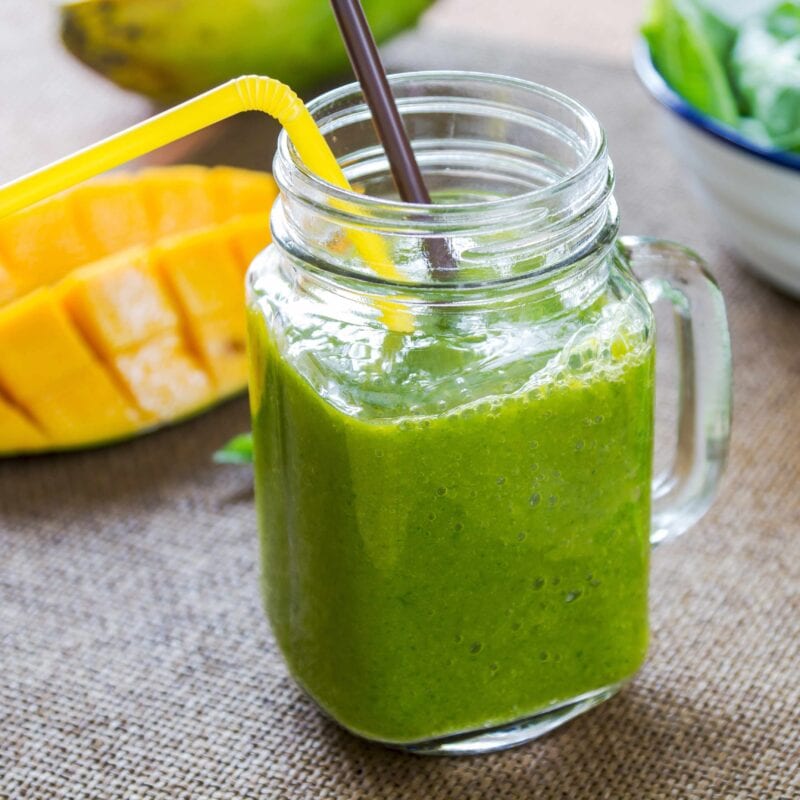 Groen smoothie med mango og spinat