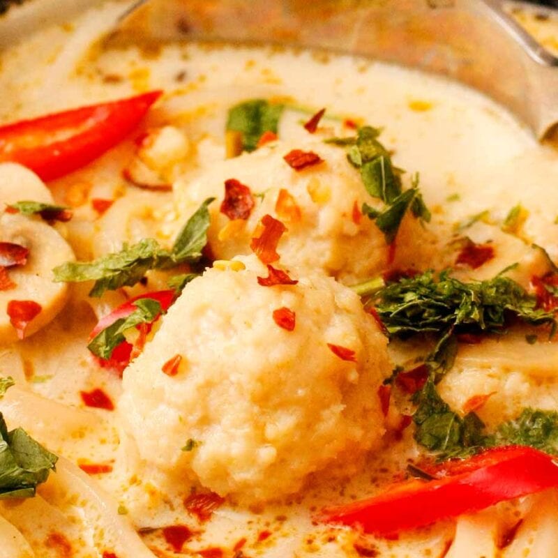 Asisatisk fiskesuppe med roed chili