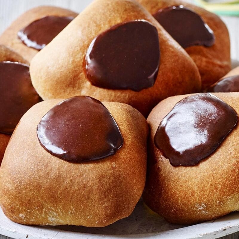 Hjemmebagte fastelavnsboller med fyld