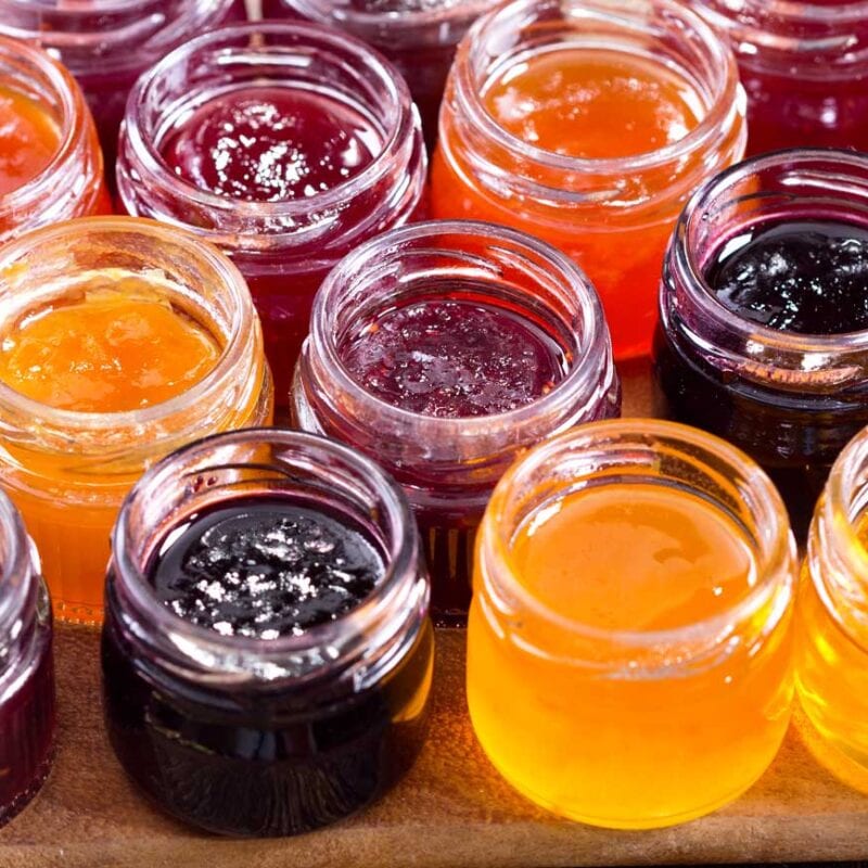 Glas med hjemmelavet marmelade