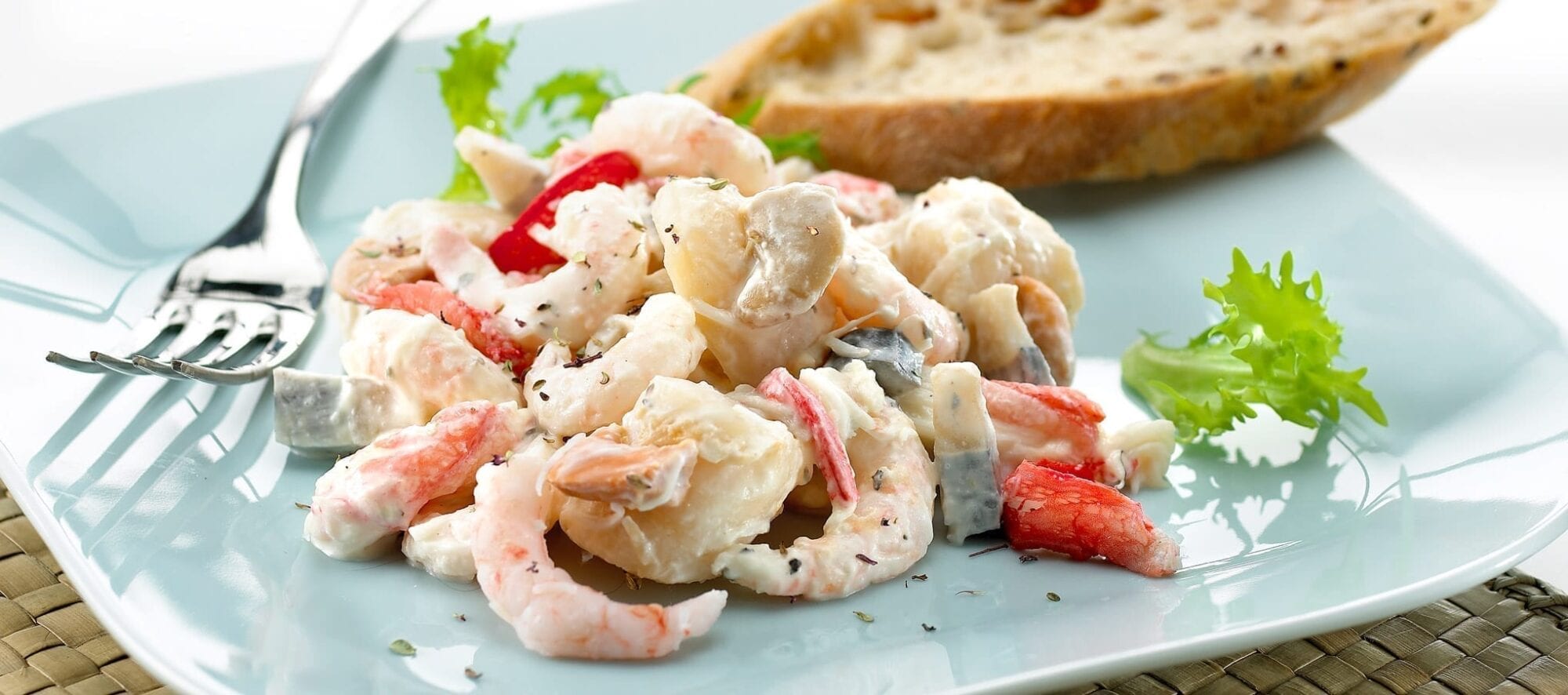 Cremet kammuslingesalat med rejer
