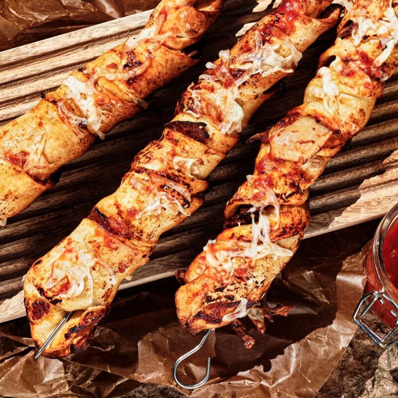 Pizza-spyd på grill